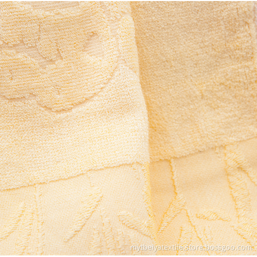 The panda bamboo wipes his face towels bamboo fiber towel